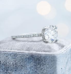 Engagement Ring 2-carat lab diamond